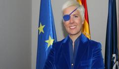 one-eyed female formula one driver, maria de villota, cleared to race again